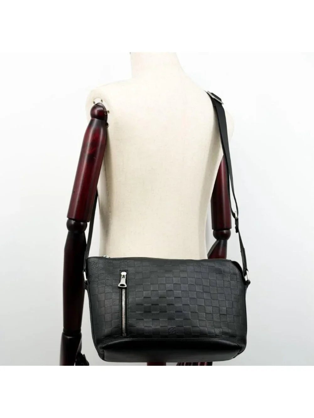 Louis Vuitton Messenger PM Damier Infini Black